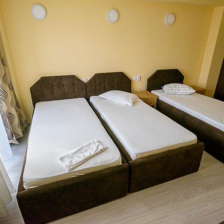 Hotel Casa Domneasca Riana à Piteşti Extérieur photo