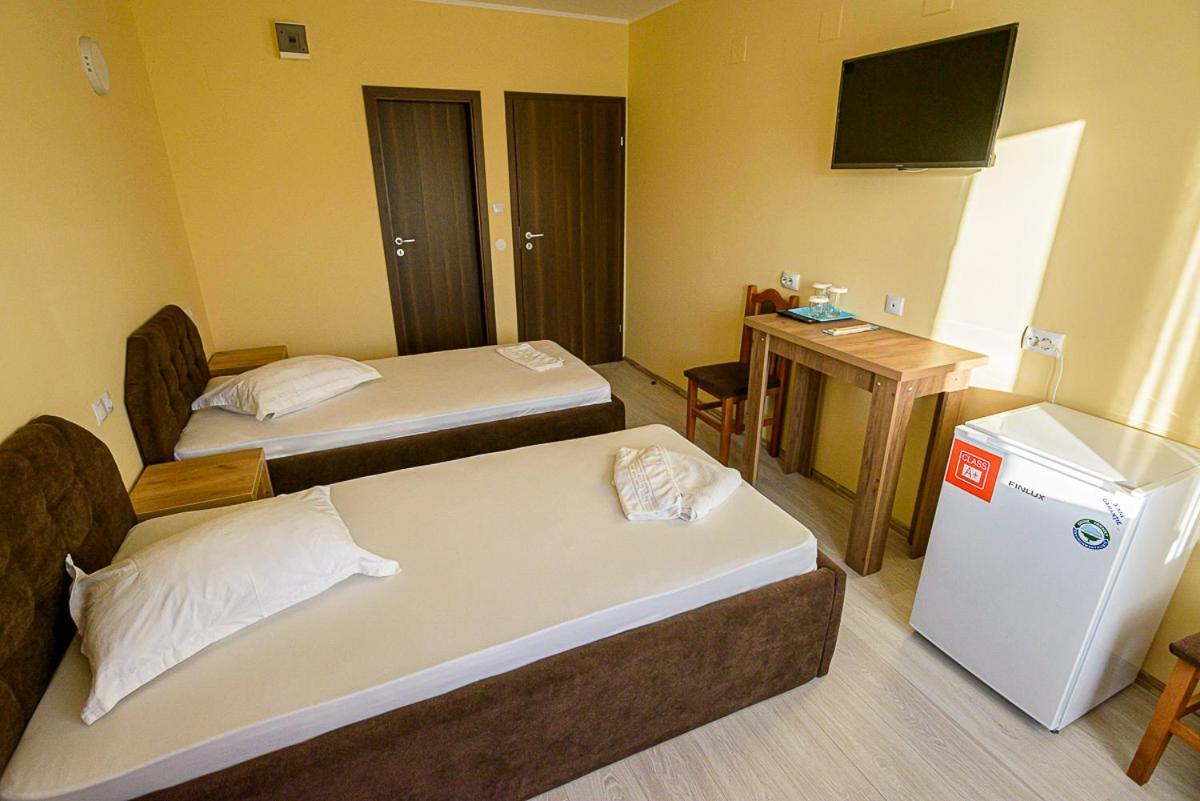 Hotel Casa Domneasca Riana à Piteşti Extérieur photo